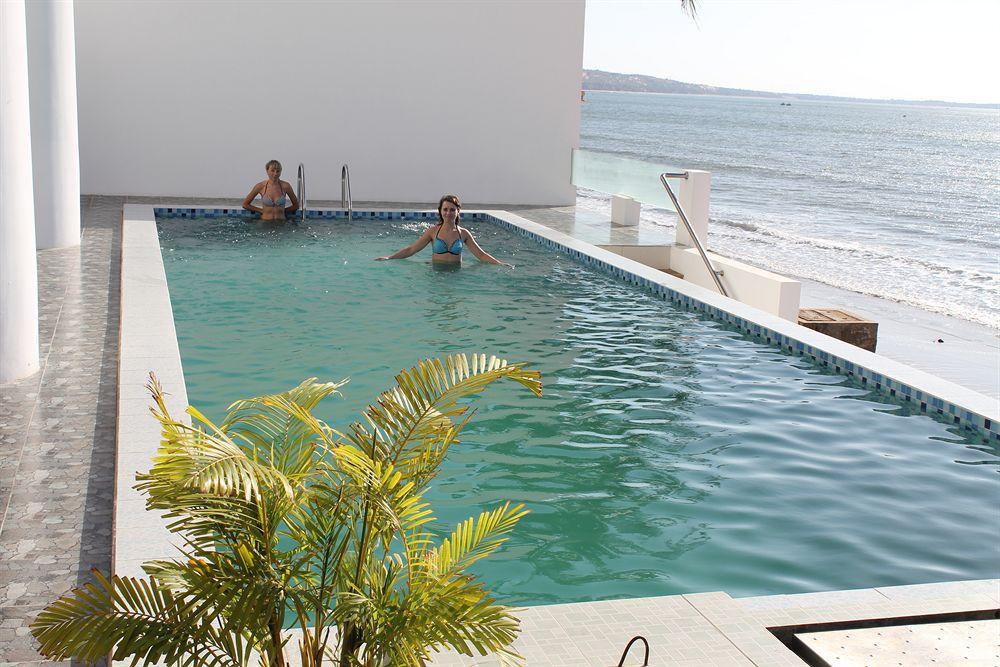 Ocean Front Hotel Phan Thiết Extérieur photo