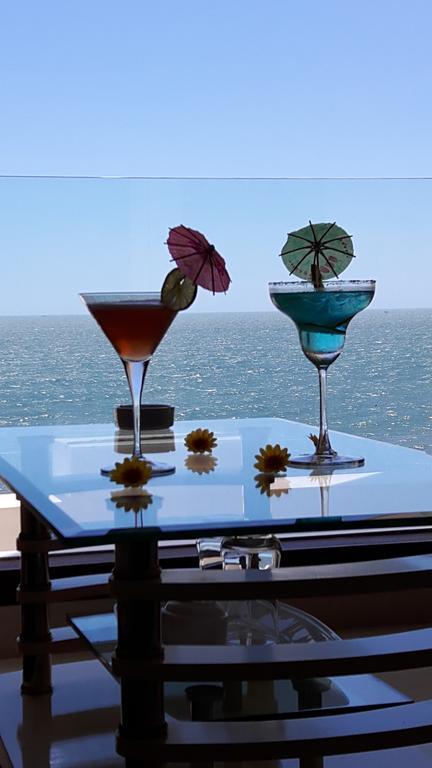 Ocean Front Hotel Phan Thiết Extérieur photo