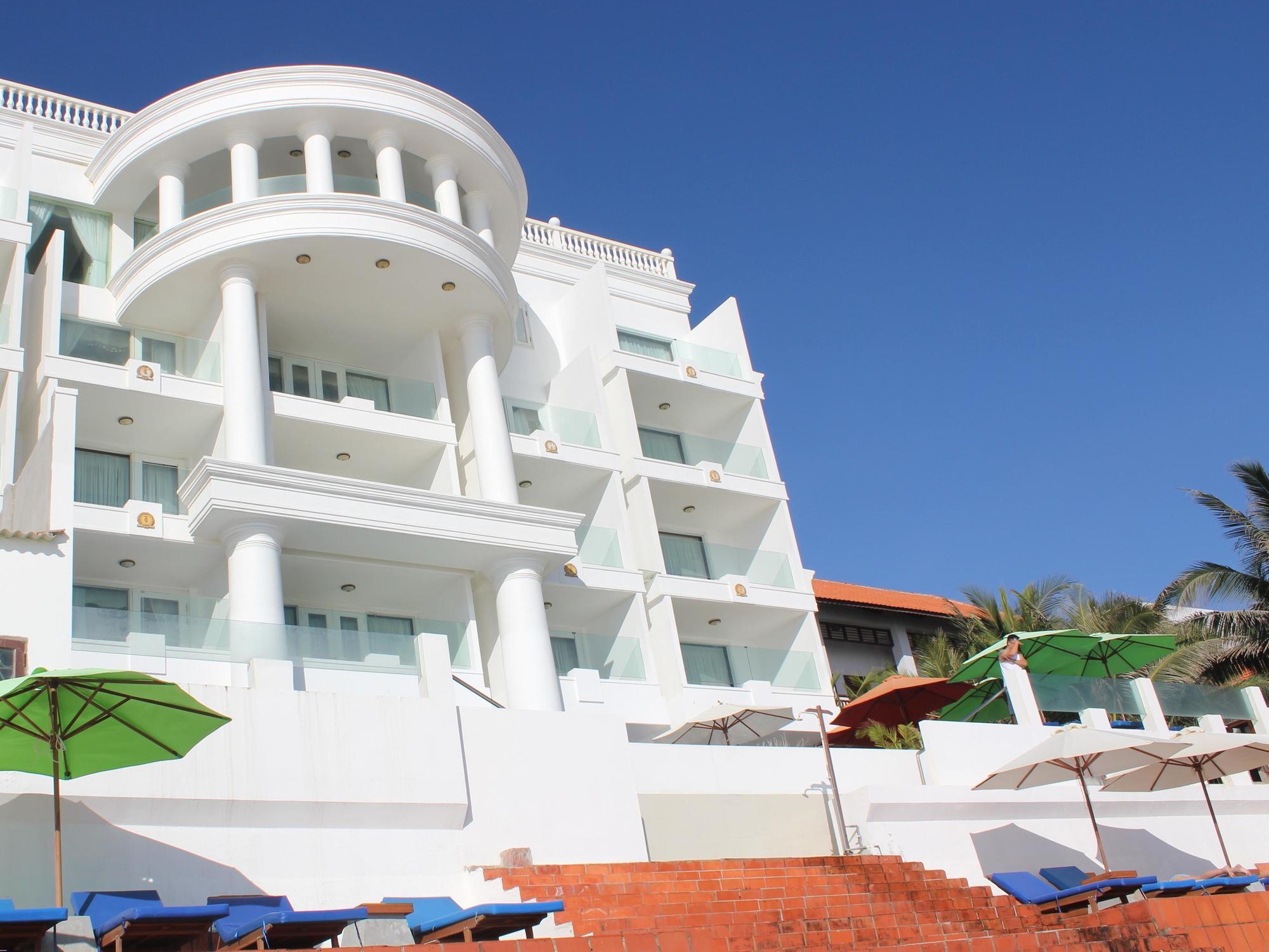 Ocean Front Hotel Phan Thiết Extérieur photo