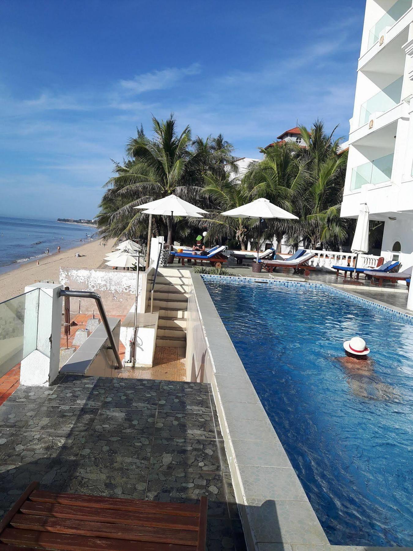 Ocean Front Hotel Phan Thiết Extérieur photo