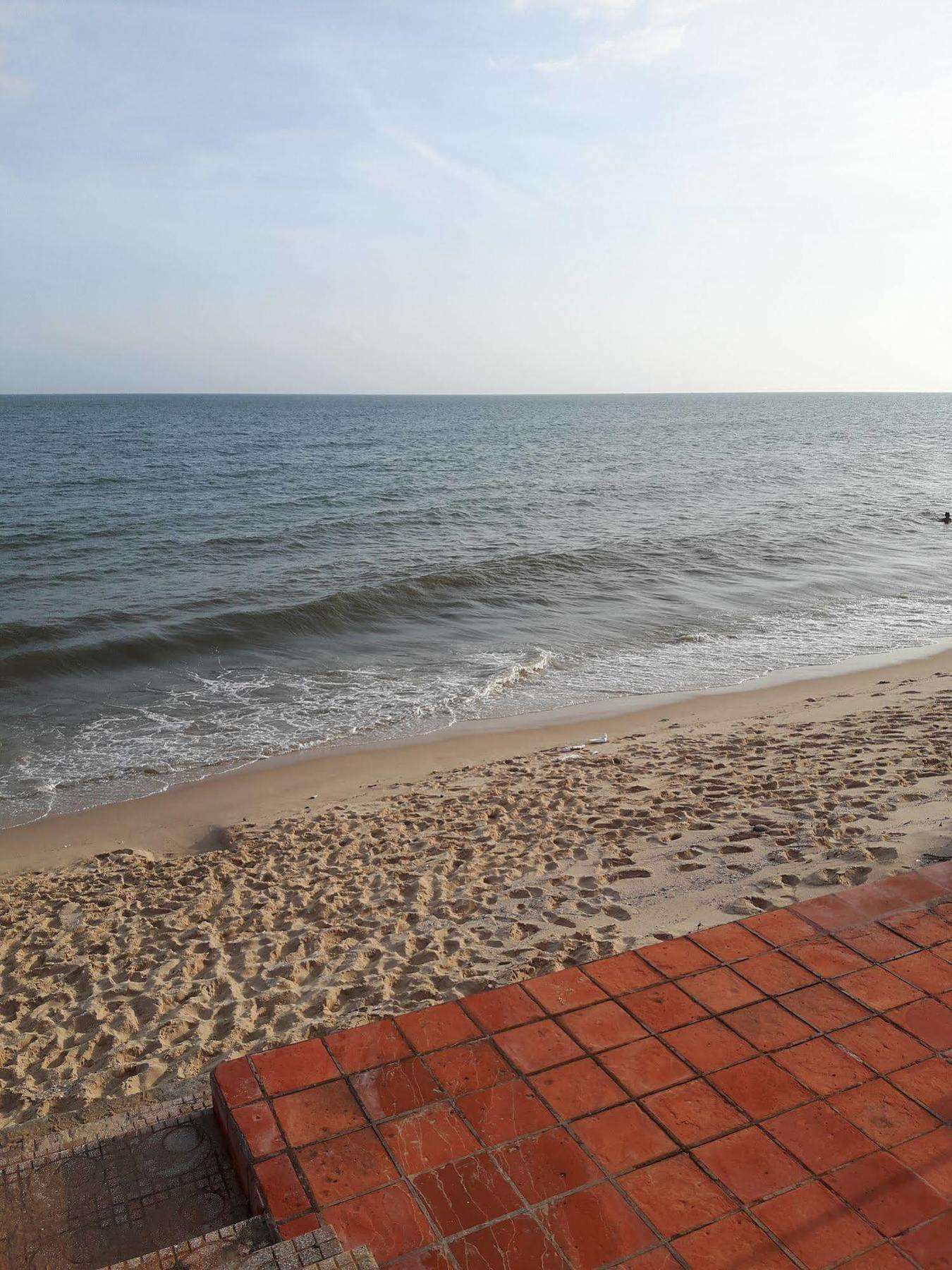 Ocean Front Hotel Phan Thiết Extérieur photo