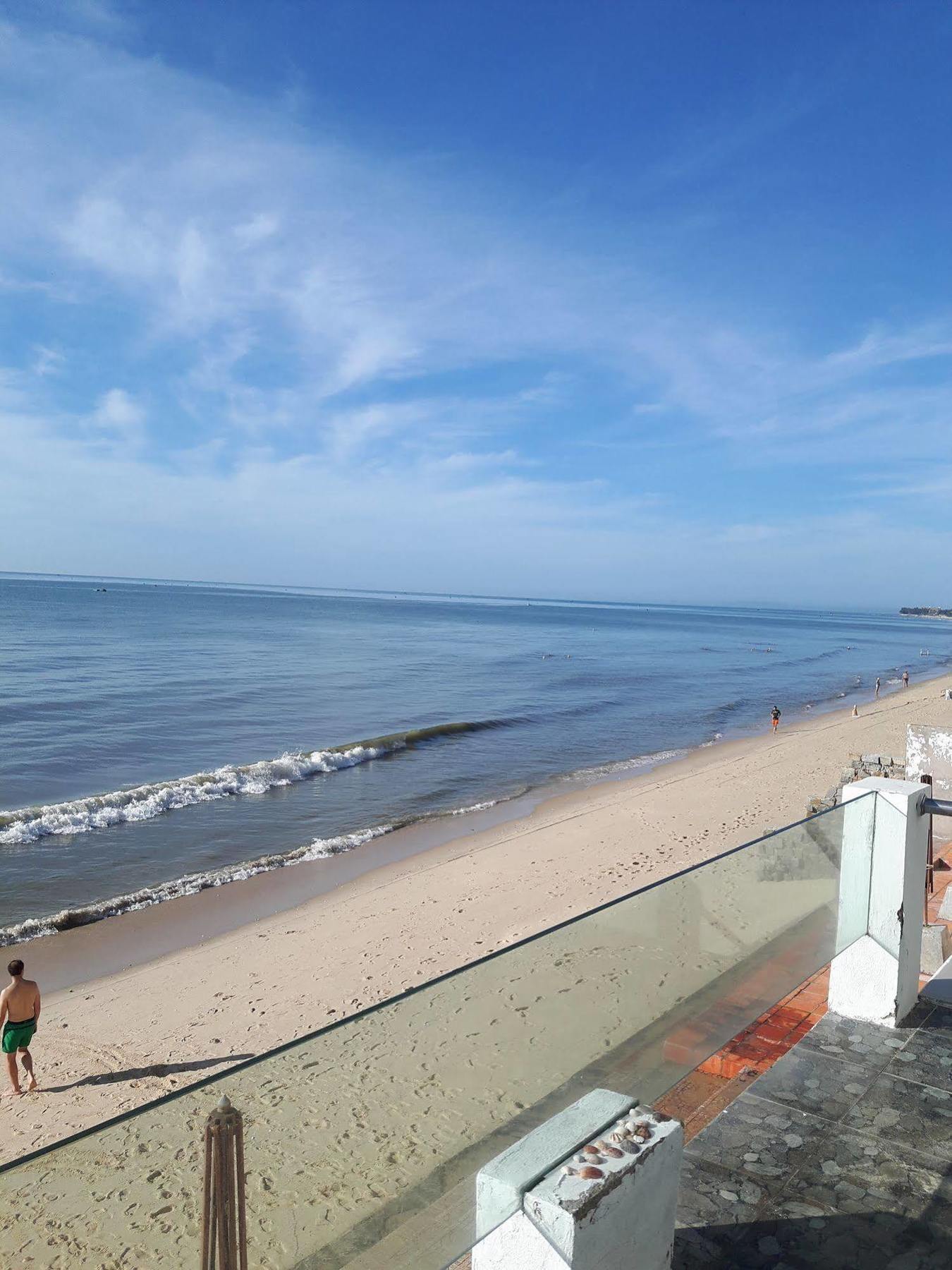 Ocean Front Hotel Phan Thiết Extérieur photo