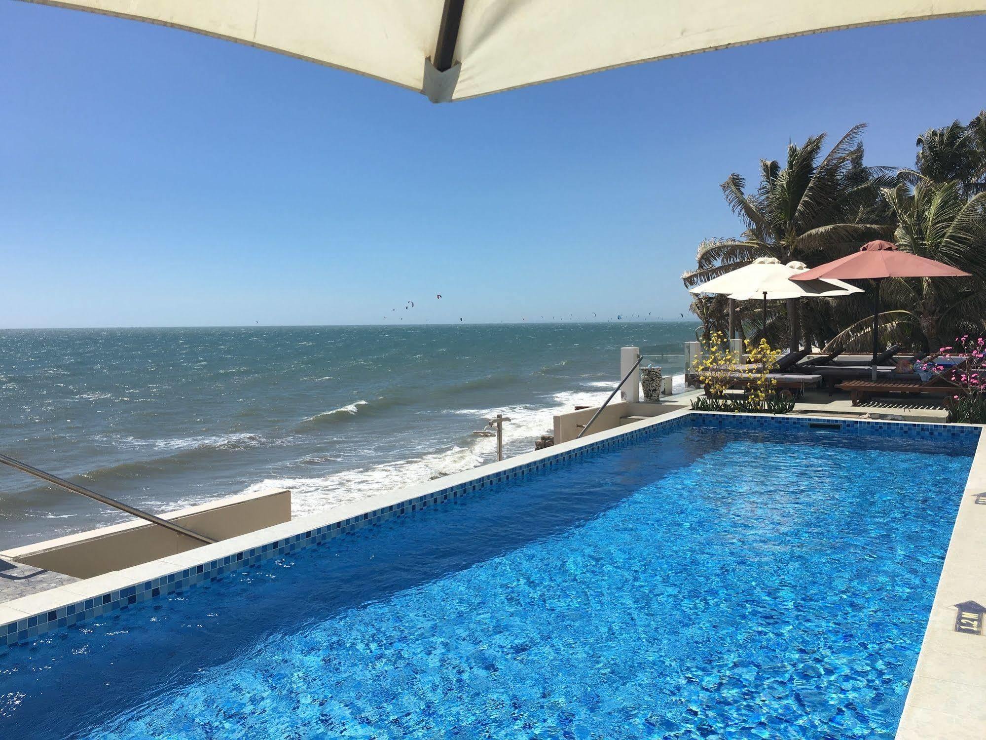 Ocean Front Hotel Phan Thiết Extérieur photo