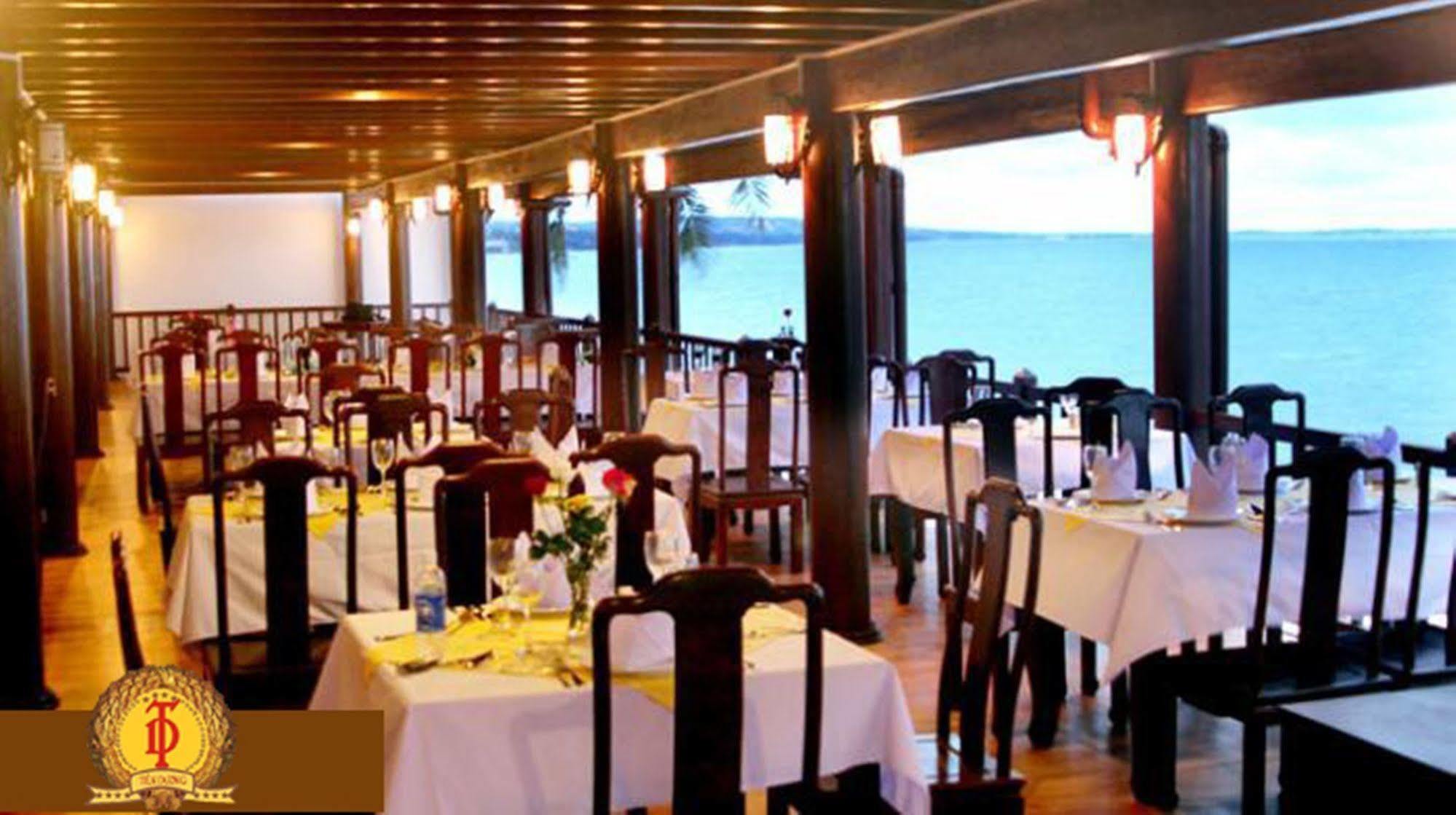 Ocean Front Hotel Phan Thiết Extérieur photo