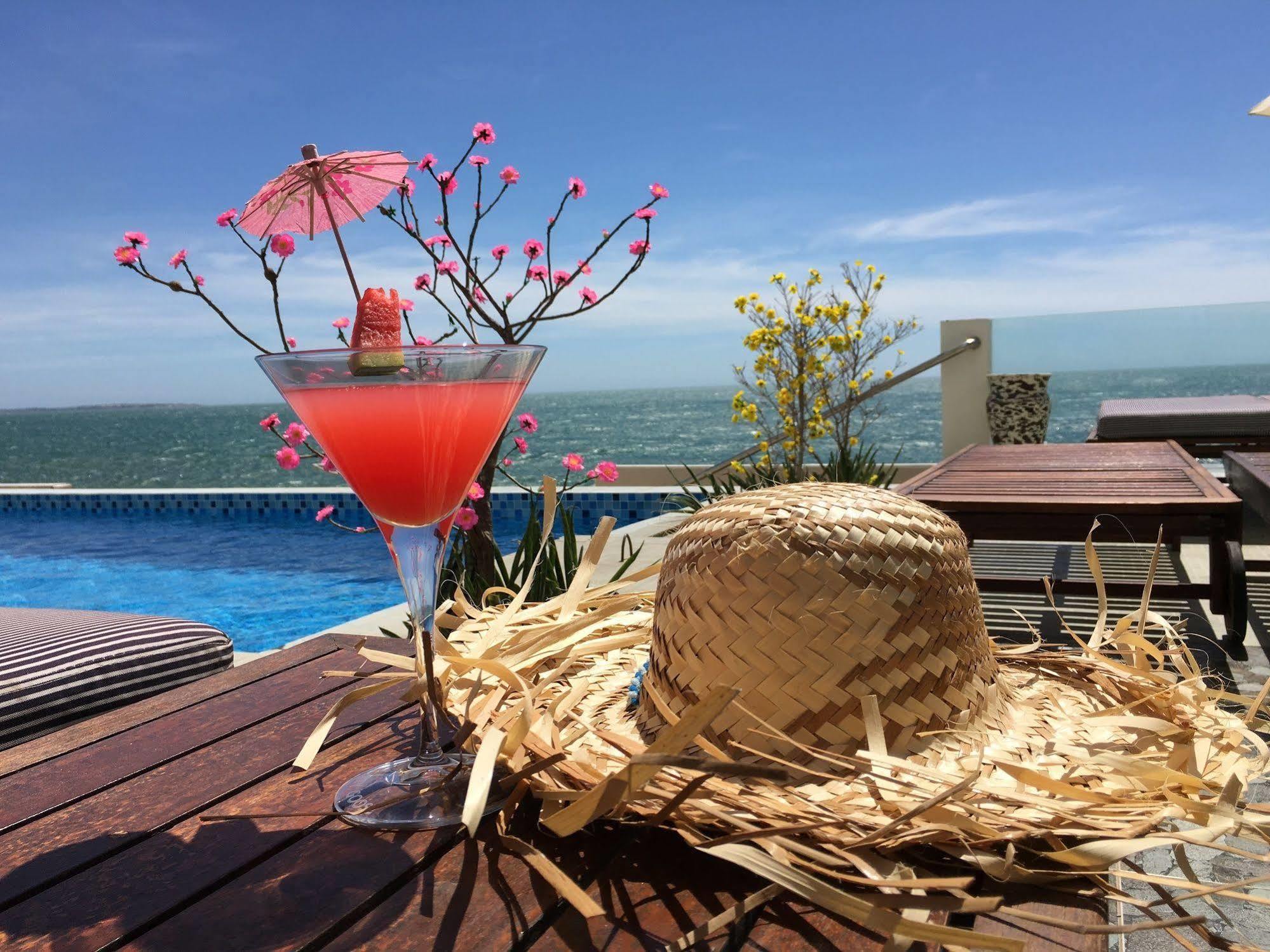 Ocean Front Hotel Phan Thiết Extérieur photo